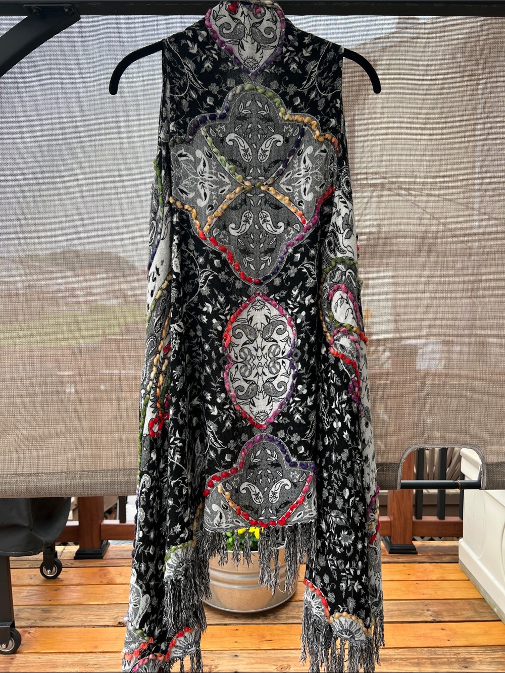 Black white colorful boho Gypsy open front sleeveless tapestry cardigan fringe - Picture 5 of 5